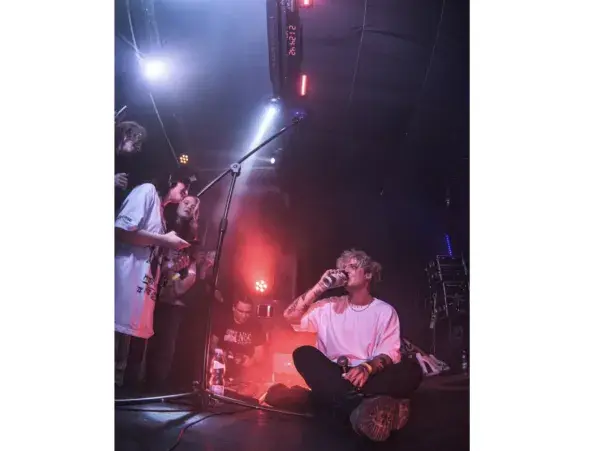 Chce wasze zarazki Tour