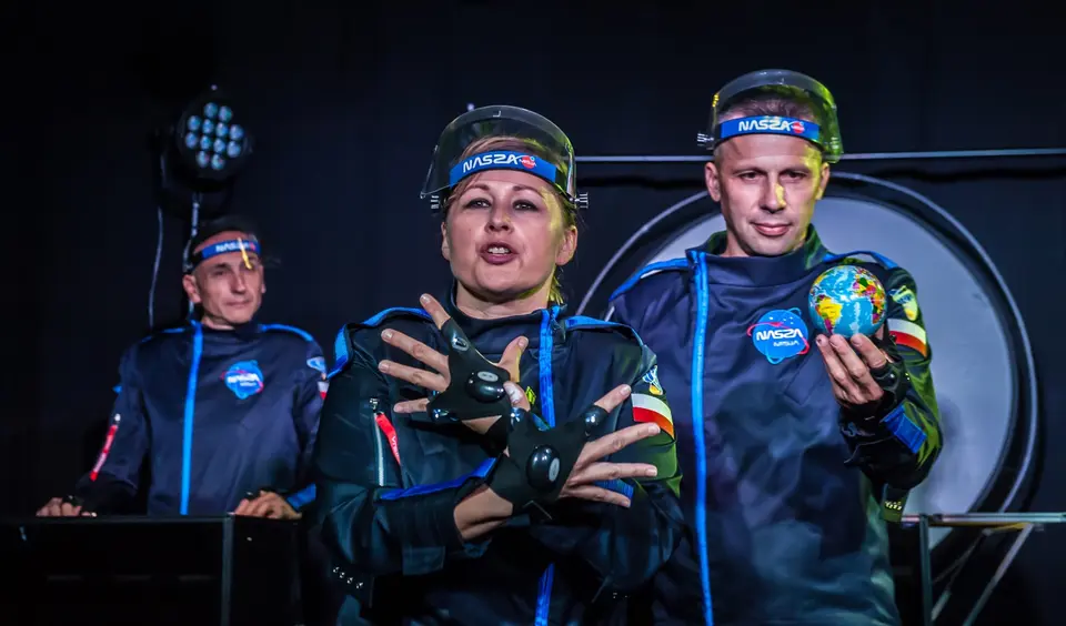 Ile waży jabłko na Marsie?