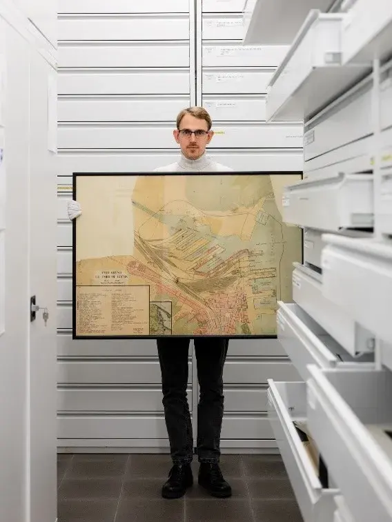 Muzeum od kuchni - oprowadzanie z przewodnikiem po magazynie dokumentów, planów i plakatów