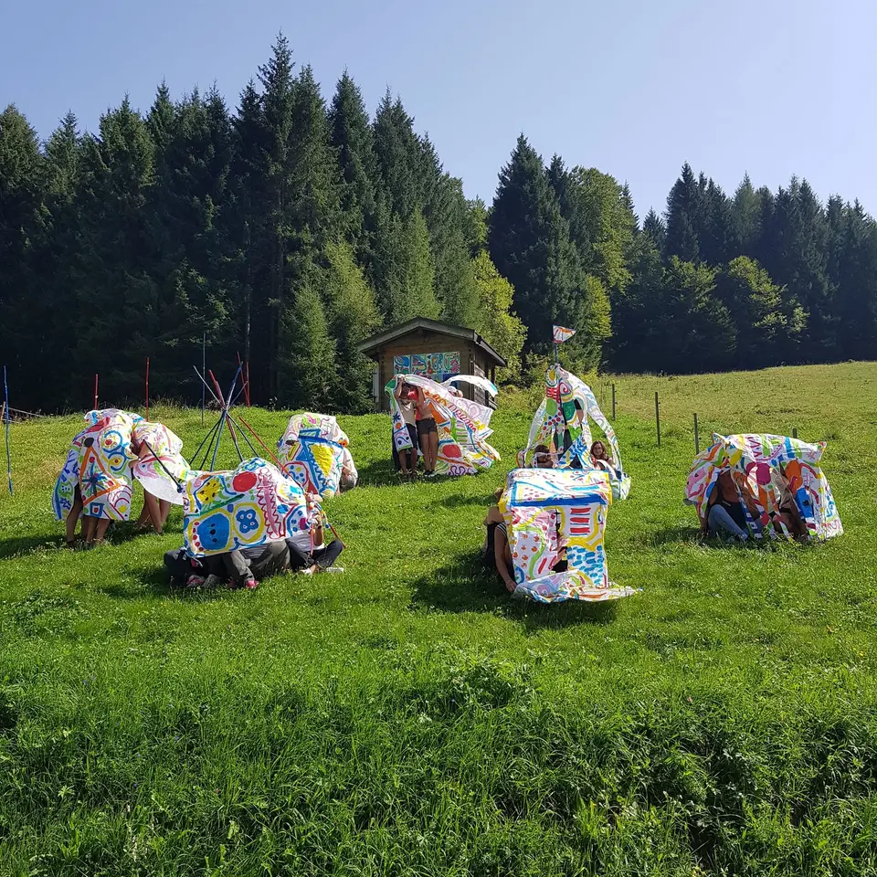 Warsztaty szkoleniowe dla nauczycieli i edukatorów kultury: Ślady w naturze i zabawie inspirowane twórczością Hervégo Tulleta i Brunona Munariego